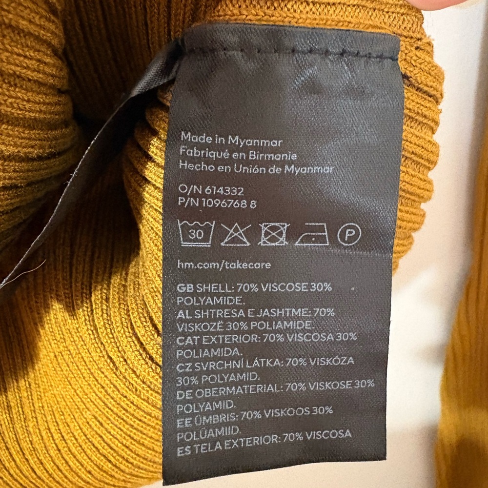 H&M Ribbed Sweetheart Neck Shirt - Picture 6 of 6